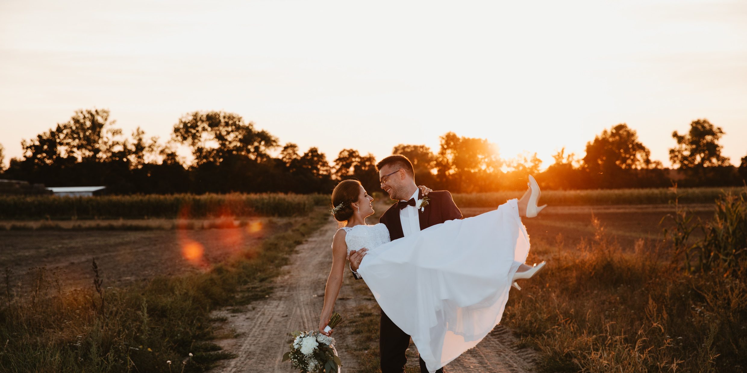 1. Cover Euer Hochzeitsfotograf für Frankfurt am Mein und ganz Europen. Nah dran und mittendrin!