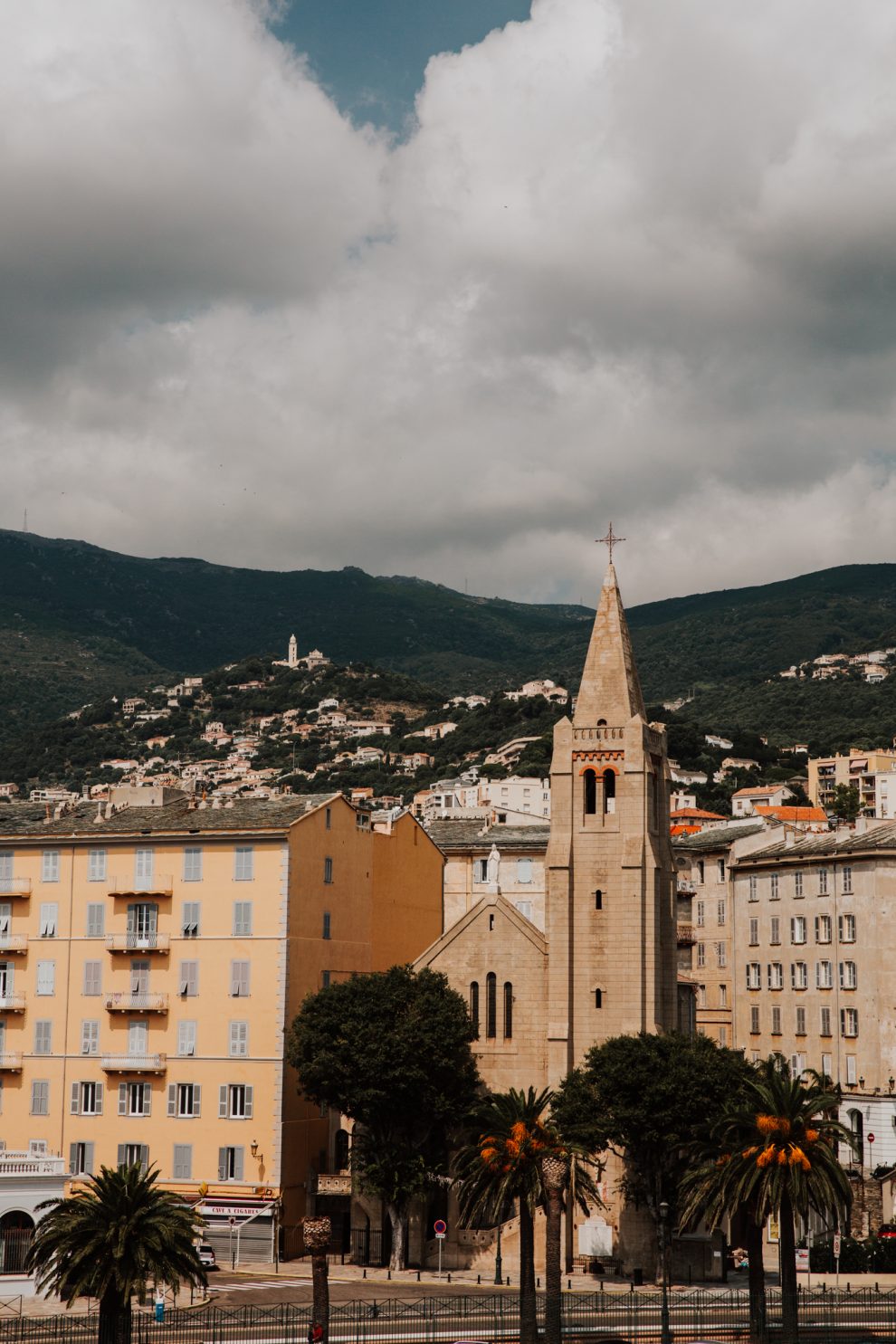 Urlaub auf Korsika, Gebirge im Mittelmeer, Reisefotos