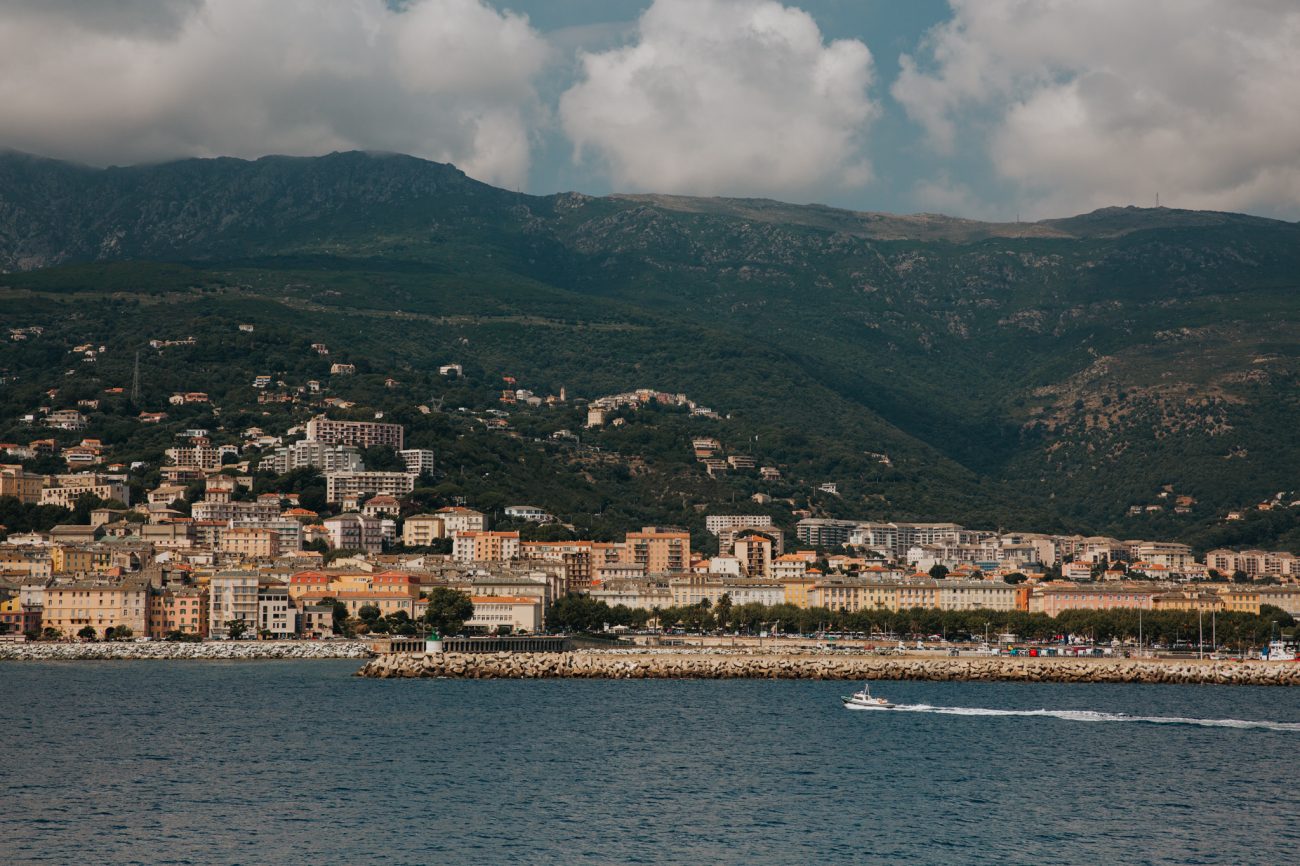 Urlaub auf Korsika, Gebirge im Mittelmeer, Reisefotos