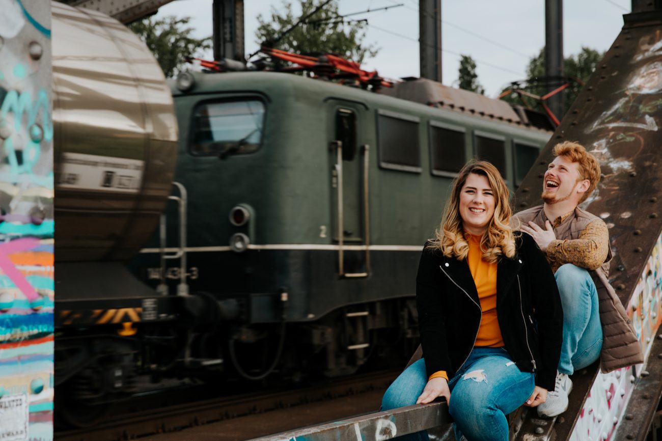 Geschwister, Familienfotos, Fotoshooting Family, Erwachsene Kinder, Frankfurt Osthafen