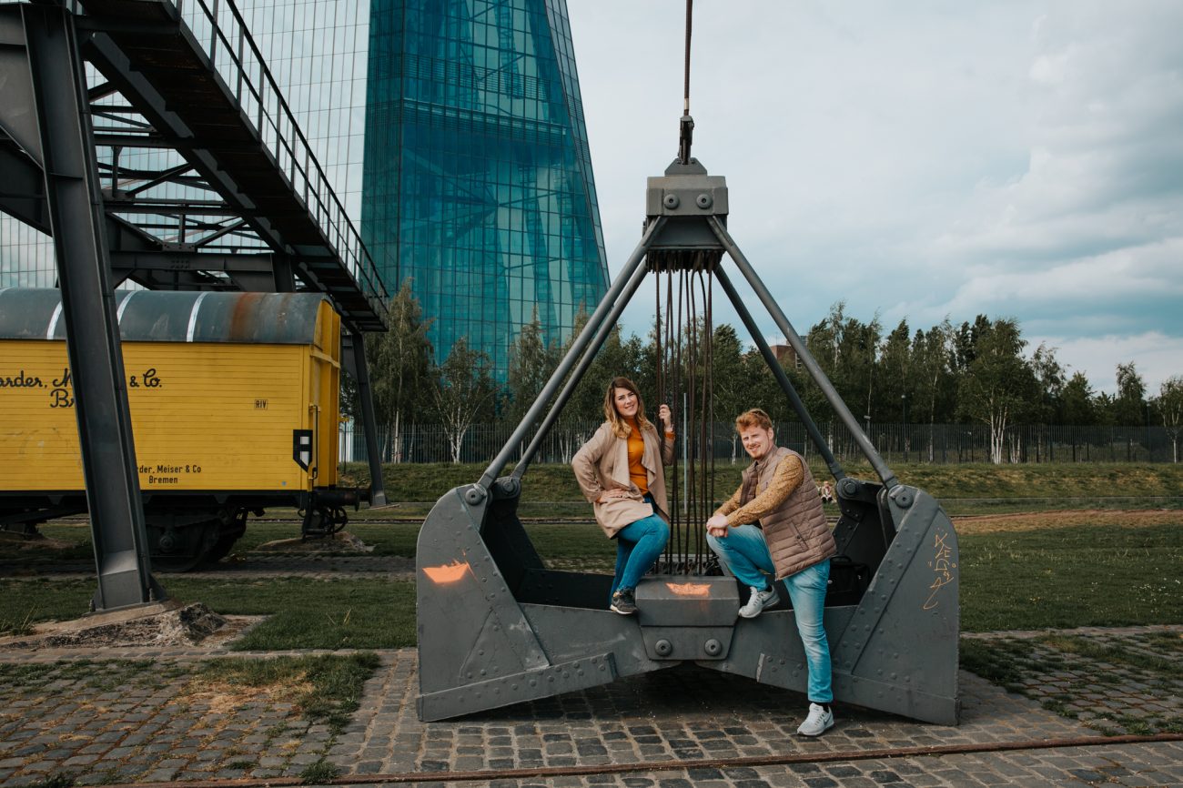 Geschwister, Familienfotos, Fotoshooting Family, Erwachsene Kinder, Frankfurt Osthafen